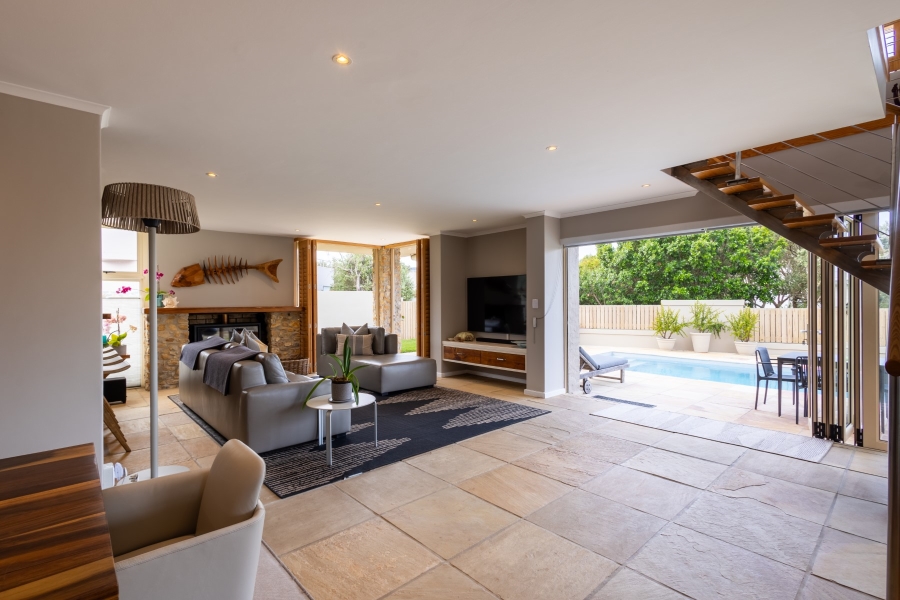 4 Bedroom Property for Sale in Whale Rock Beach Western Cape